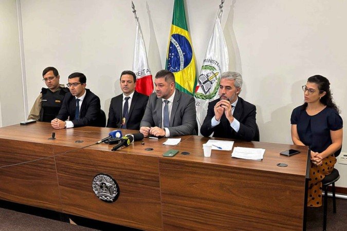 Menina de 14 anos é morta por colegas em sala