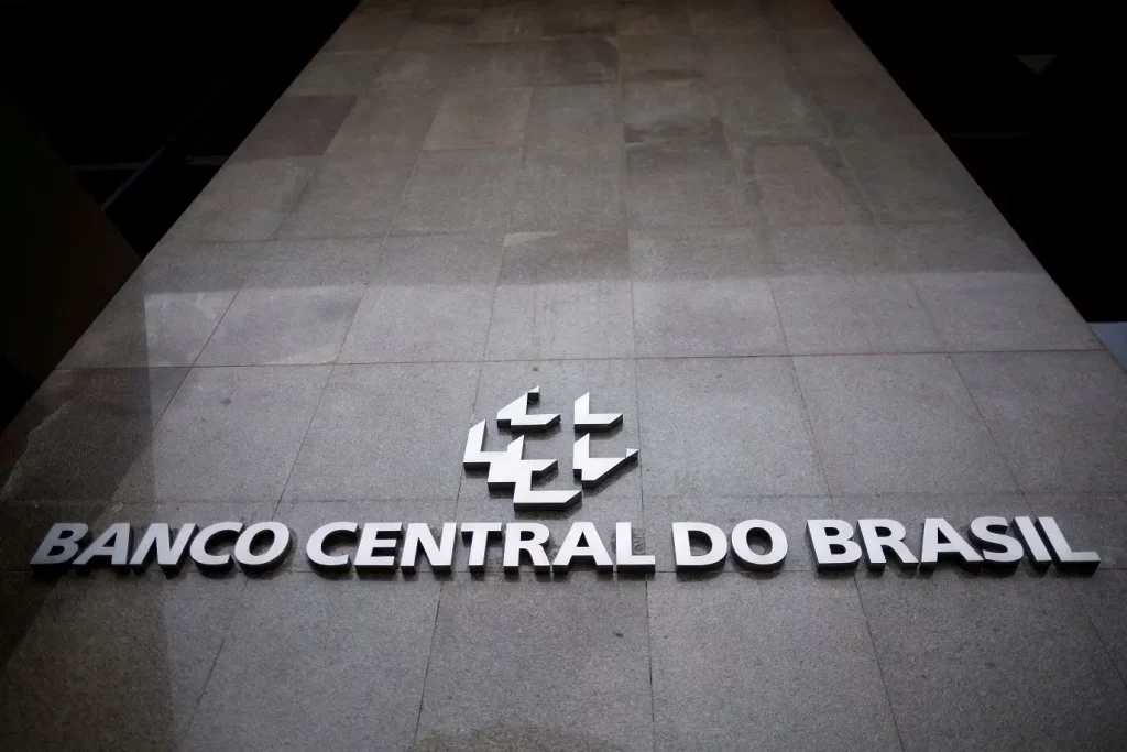 Mercado melhora expectativa sobre economia com PIB a 2,14%