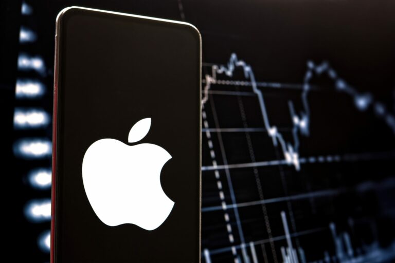 Mesmo com tarifaço, Apple divulga receita acima do esperado