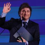 Milei zera taxa de importação de celular na Argentina —