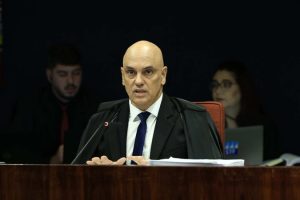 Moraes quebra sigilo de inquérito contra Eduardo Bolsonaro