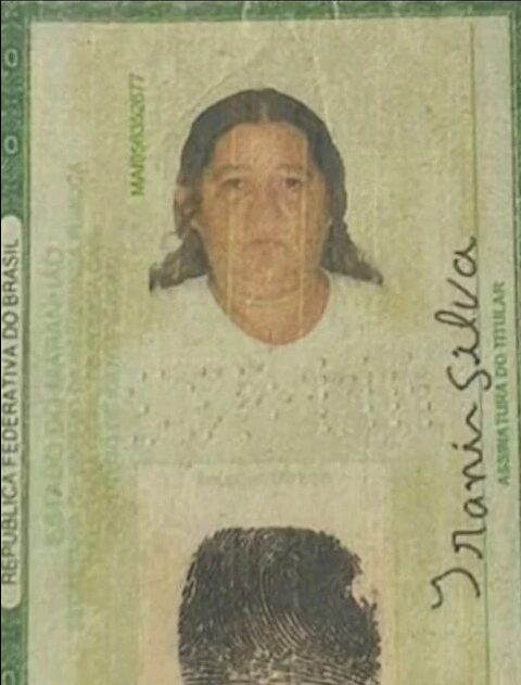 Mulher é encontrada morta ao lado de moto às margens