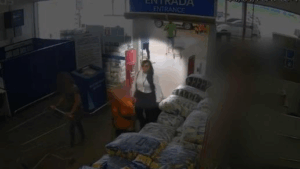 Mulher tentou mais de uma vez matar mãe das crianças