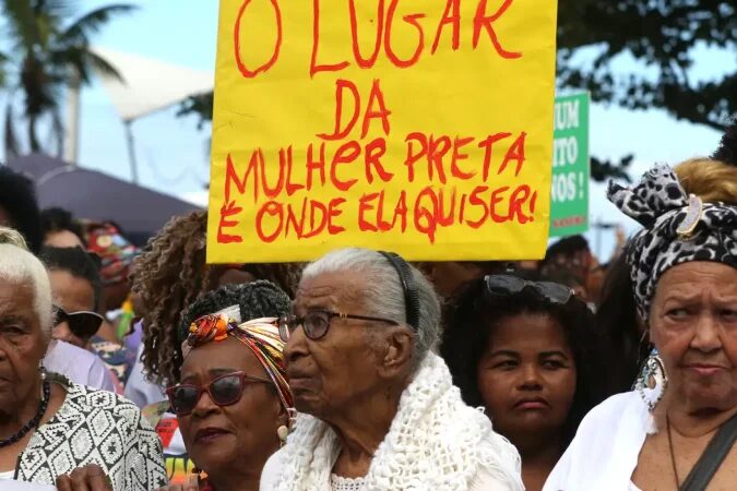Mulheres pretas são as principais vítimas de discriminação no país