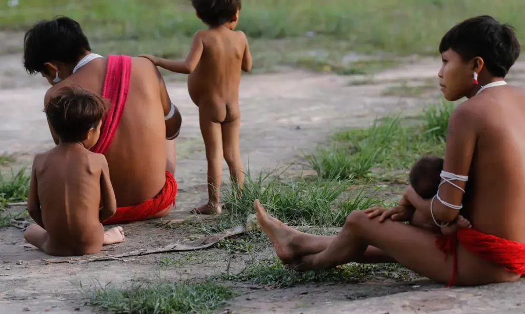 Número de mortes entre Yanomamis cai 21% em um ano,