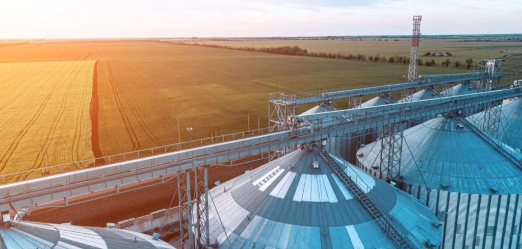 O Agro está produzindo mais. O mundo, comendo menos