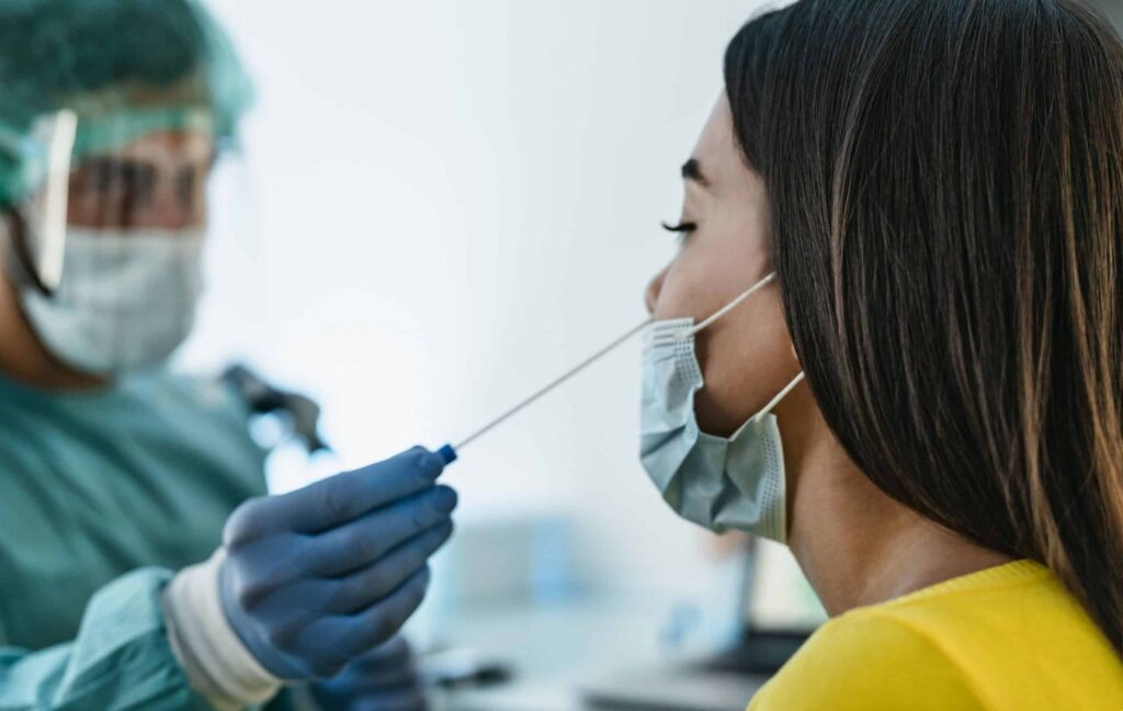 O que é Síndrome Respiratória Aguda Grave? Entenda os sintomas