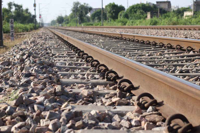 O que é a ferrovia chinesa que vai “rasgar” o