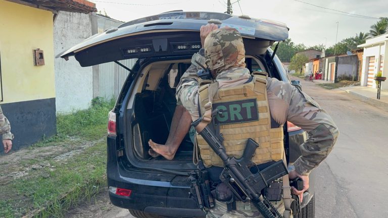 Operação contra tráfico de drogas prende 3 pessoas em Rosário