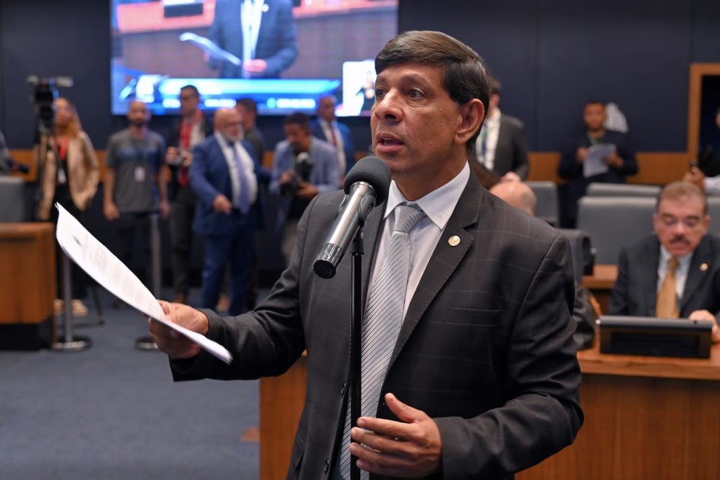 Operadoras terão que repassar dados de celulares usados em crimes