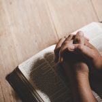 PL propõe criação de espaços para reflexão religiosa em escolas
