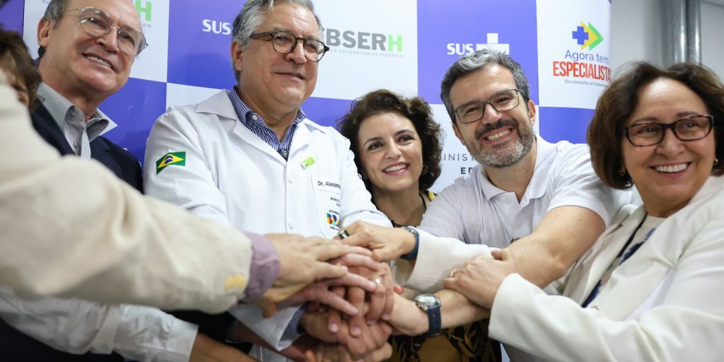 Padilha participa de 1º mutirão de cirurgias para reduzir fila