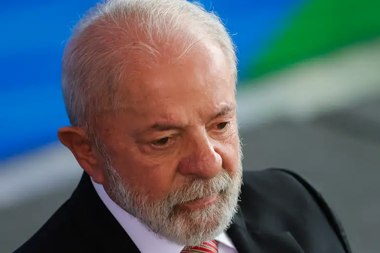 Perda de 1 milhão de seguidores expõe desgaste de Lula