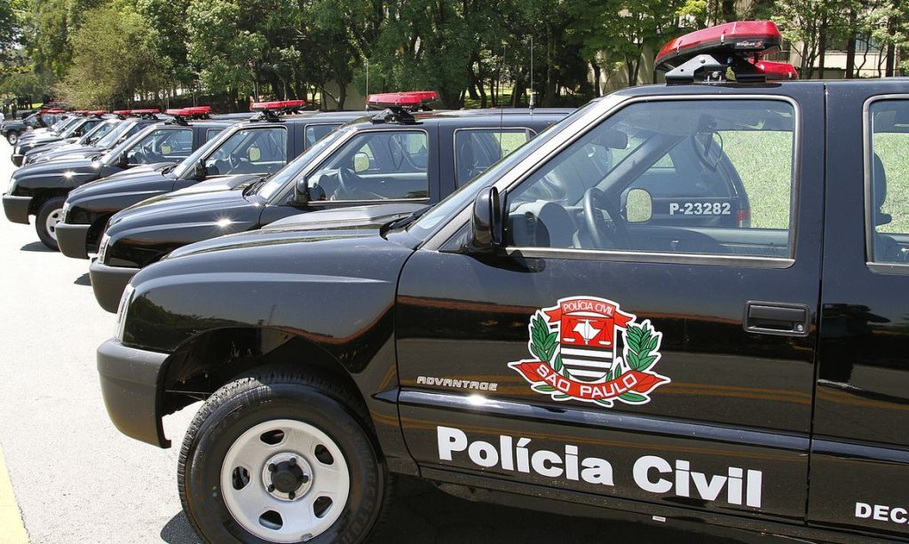 Polícia fecha fábrica clandestina de cosméticos no interior de SP