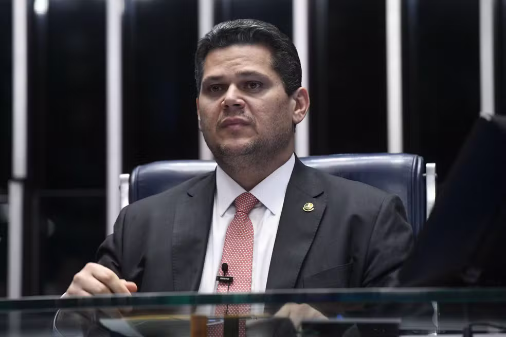 Presidente do Senado diz que não convocará sessão ‘apenas’ para