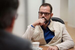 Processo de cassação contra senador Jorge Seif está parado há