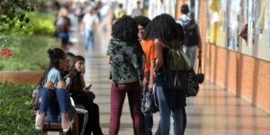 Programa que oferta bolsas de estudo a negros tem inscrição