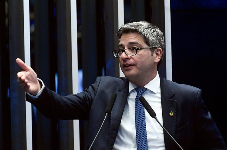 Projeto de Portinho que restringe publicidade de Bets tem resistência