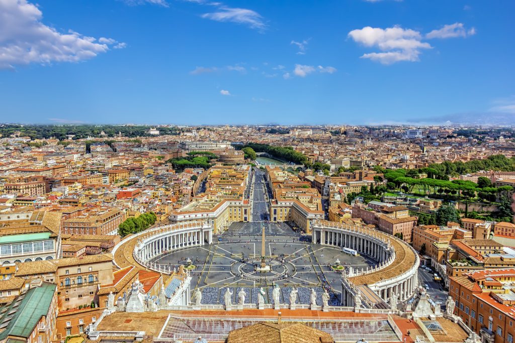 Qual a população do Vaticano, o menor país do mundo?