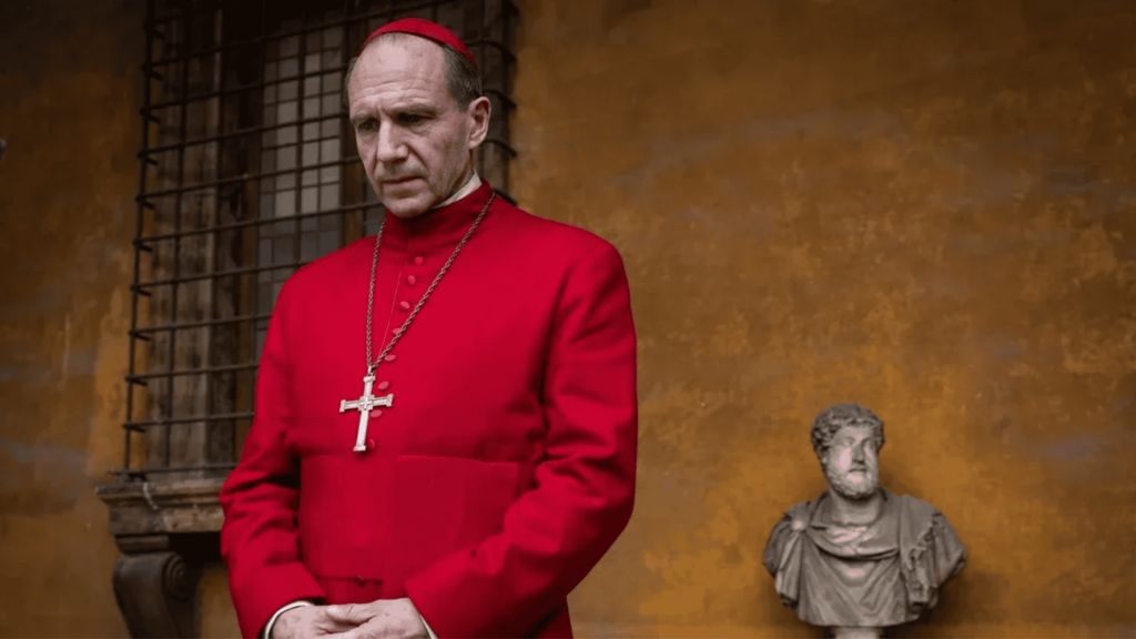 Qual é a origem das palavras “papa” e “conclave”?