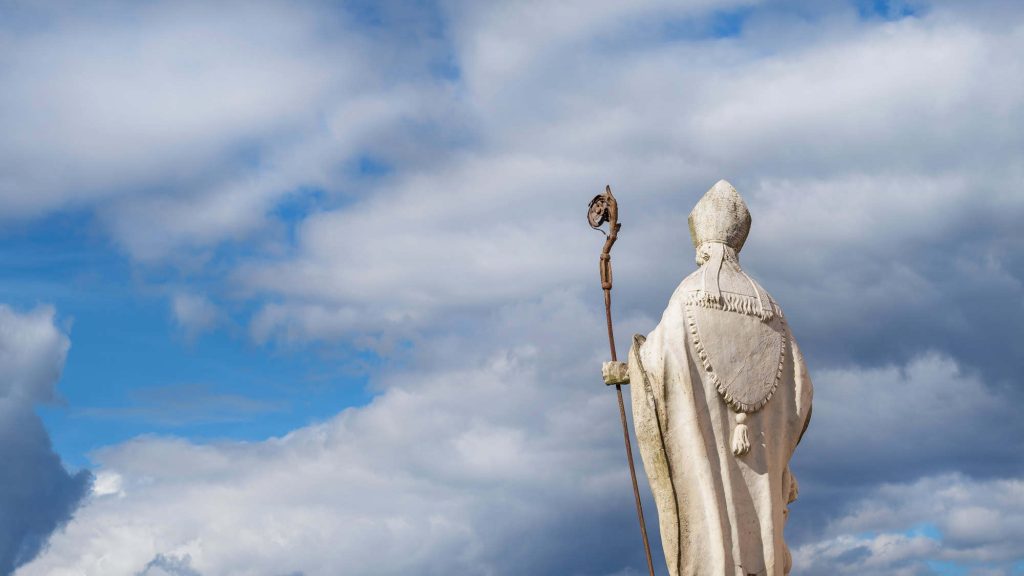 Quem foi o primeiro papa? Entenda a origem do líder