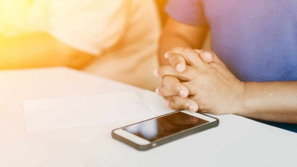 Quer se conectar mais com sua fé? Veja 5 aplicativos