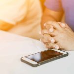 Quer se conectar mais com sua fé? Veja 5 aplicativos