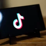 Reimont denuncia TikTok por vídeos que sexualizam mulheres com Down