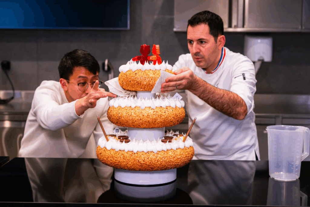 RoboCake: o bolo de casamento robótico comestível e com bateria