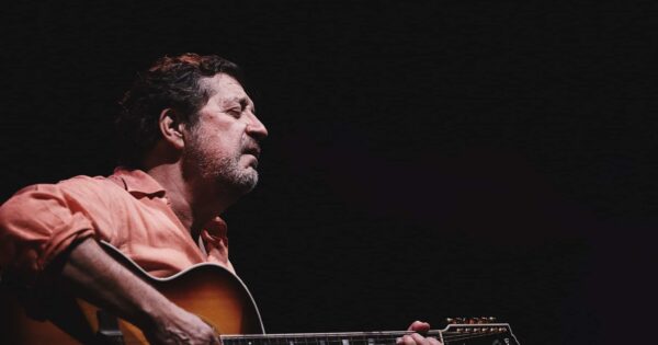 Rui Veloso no parlamento defende música como elo de união