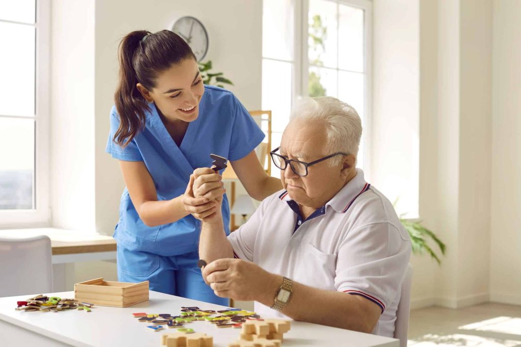 SUS amplia arsenal contra Alzheimer com novo medicamento para quadros