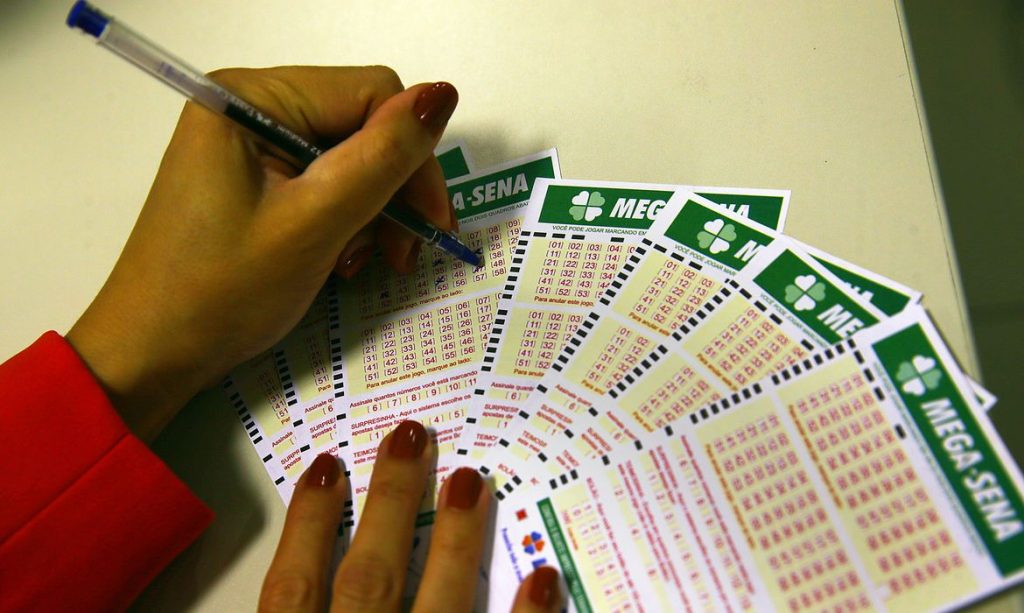 Saiba como declarar prêmios de loteria e de bets no