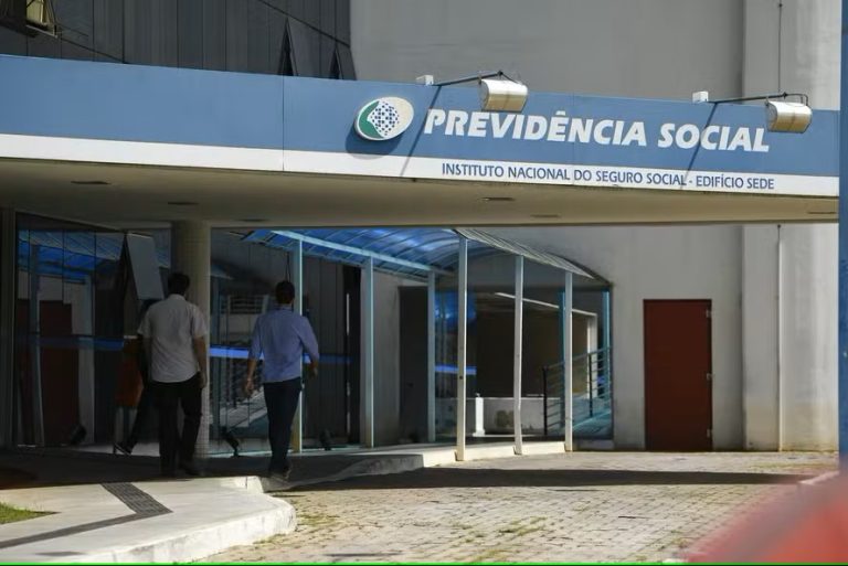 Servidor do INSS denunciou descontos ilegais desde 2020, revela Jornal