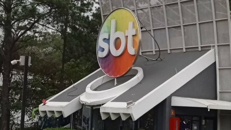 Toda poderosa do SBT revela a verdade sobre Boninho e