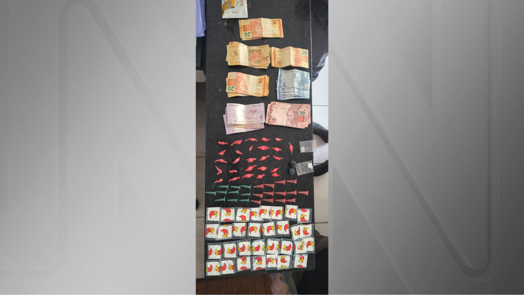 Três homens são presos por posse de drogas em munícipio
