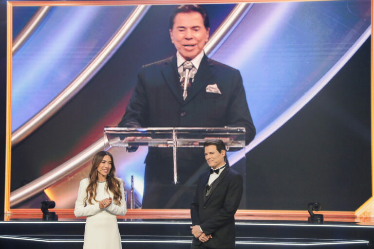 Troféu Imprensa dá surra de audiência na Record; Domingo Legal