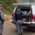 Vereador é preso após urinar na frente de passageiros em