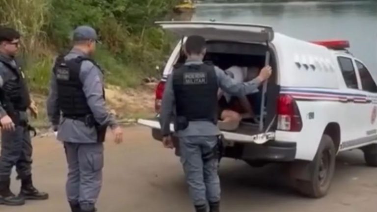 Vereador é preso após urinar na frente de passageiros em