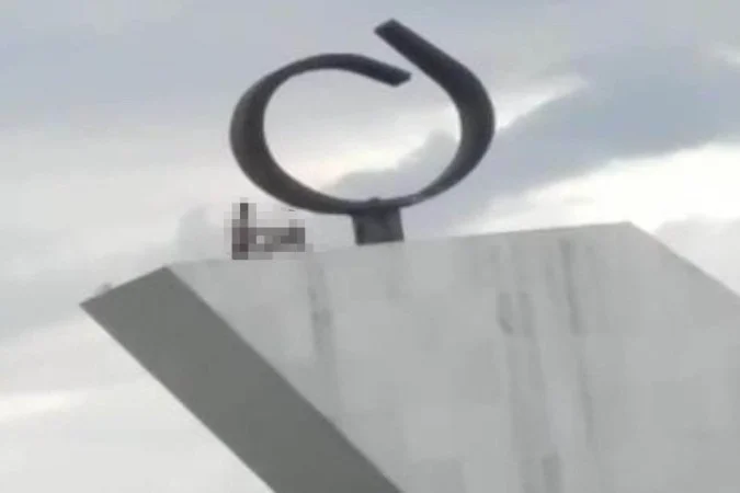 Vídeo: casal é flagrado transando no topo do Panteão da
