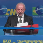 Vídeos: Lula é vaiado ao participar da Marcha dos Prefeitos