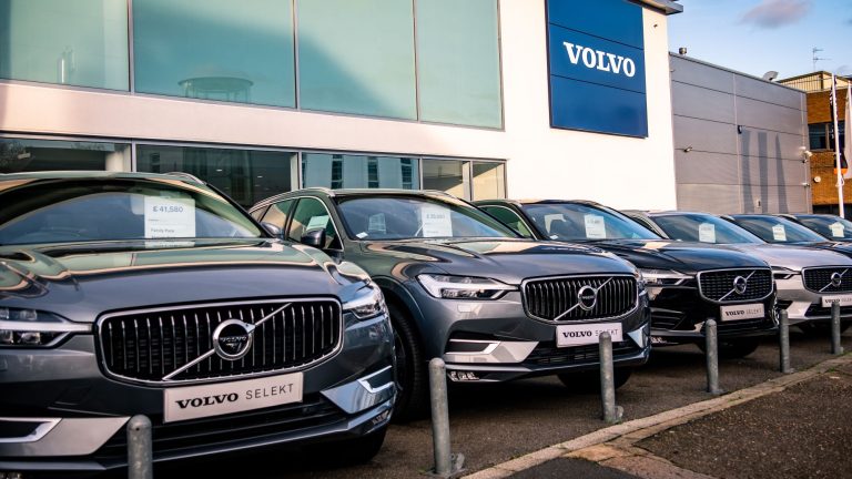 Volvo demitirá milhares de funcionários e a ‘culpa’ é dos