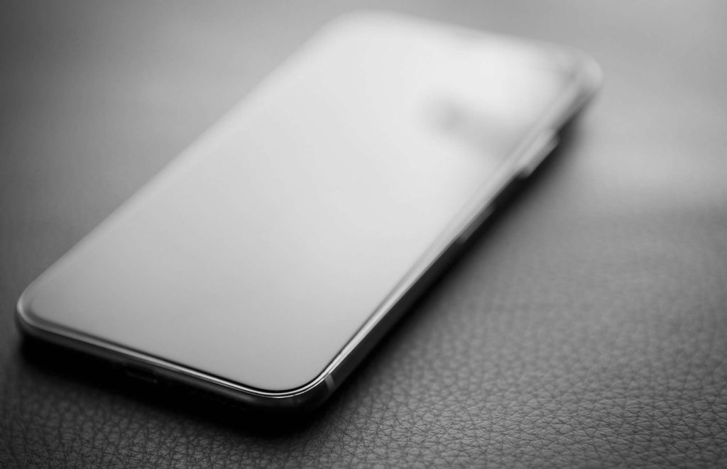 iPhone pode ganhar design curvo e todo de vidro… em