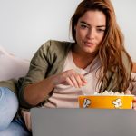 5 apps para assistir filmes de graça online em 2025