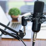 5 melhores microfones para podcast em 2025