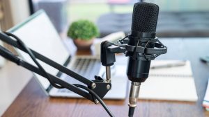 5 melhores microfones para podcast em 2025