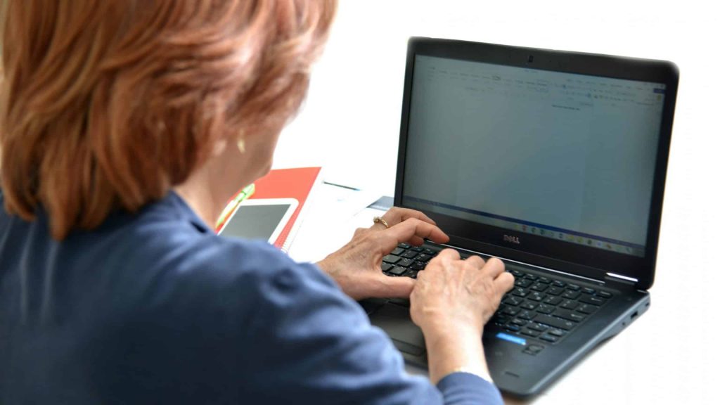 6 melhores apps e sites para escrever seu primeiro livro