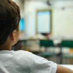 Acesso à educação avança no Brasil, mas sem atingir maioria