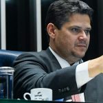 Alcolumbre articula votação relâmpago no Senado para derrubar aumento do