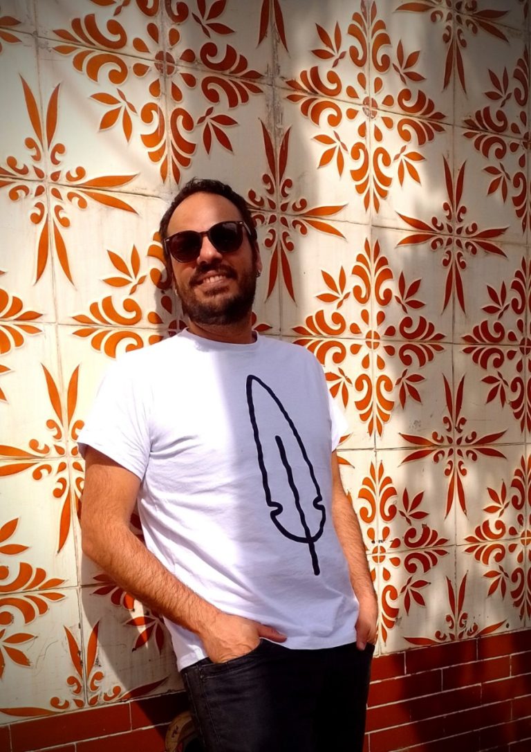 Aluísio Cavalcante lança compacto “Fruto Rebeldia” em show no Re-Ocupa,