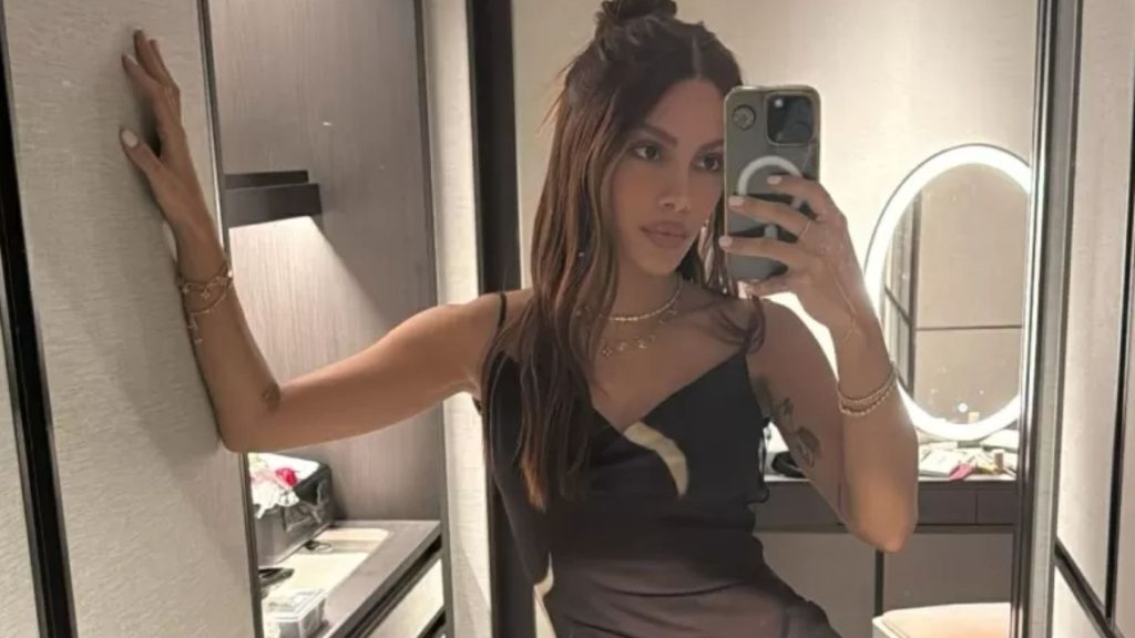 Anitta choca ao reaparecer na web com novo rosto